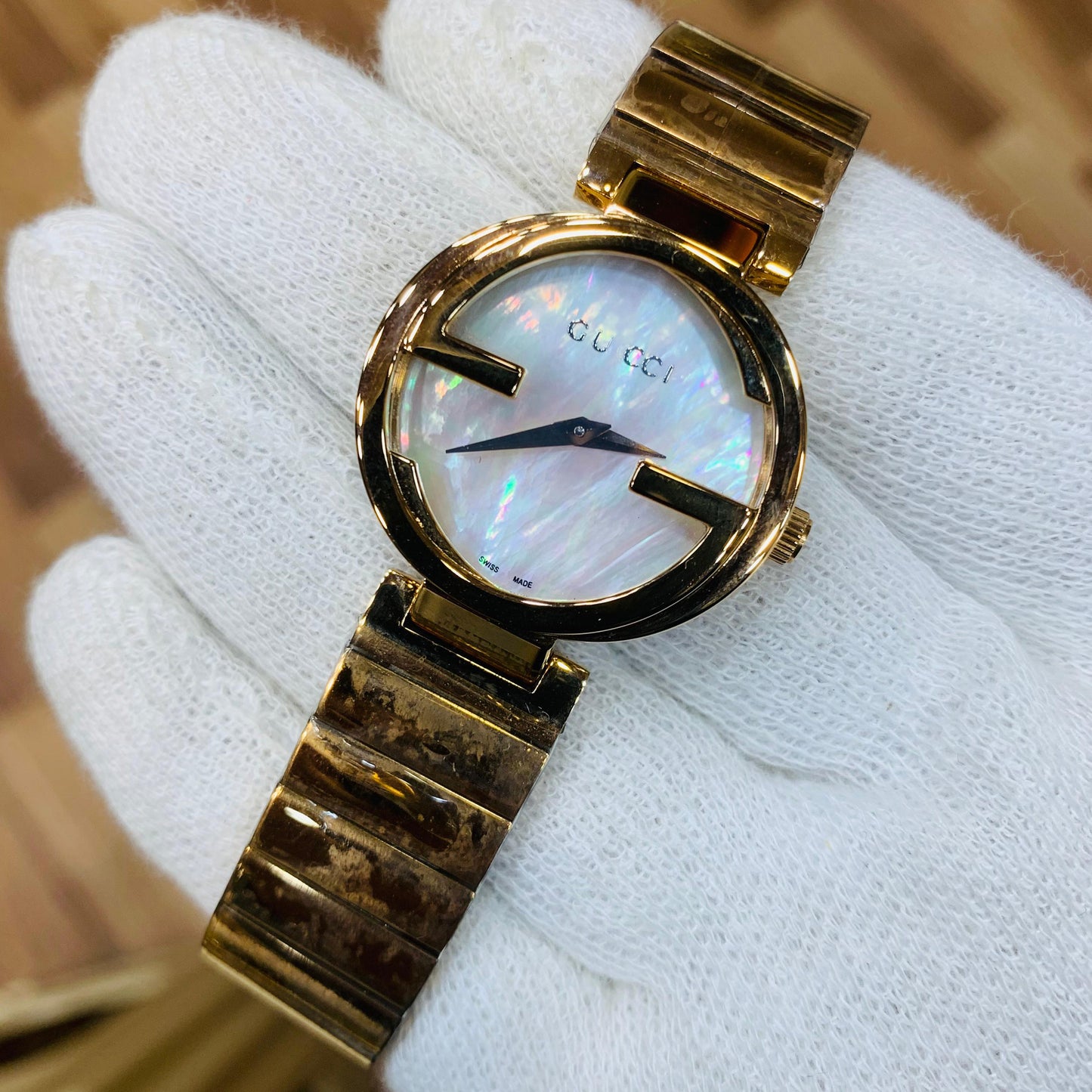 Gucci Women 34mm Interlocking Mother of Pearl Dial Rose gold Bracelet