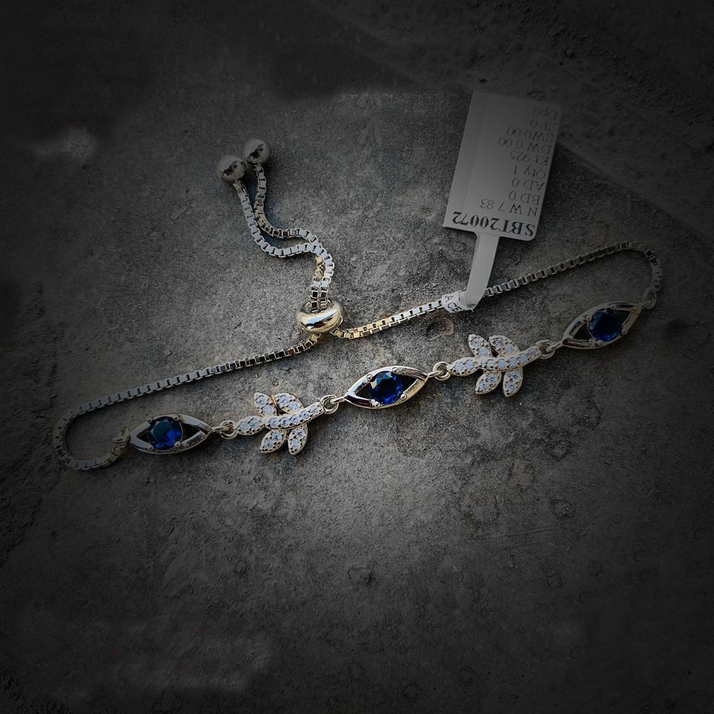 BRACELET