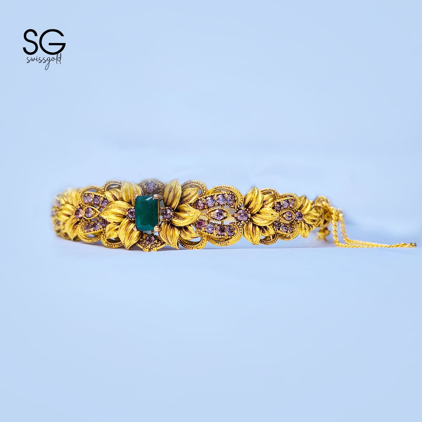 BRACELET